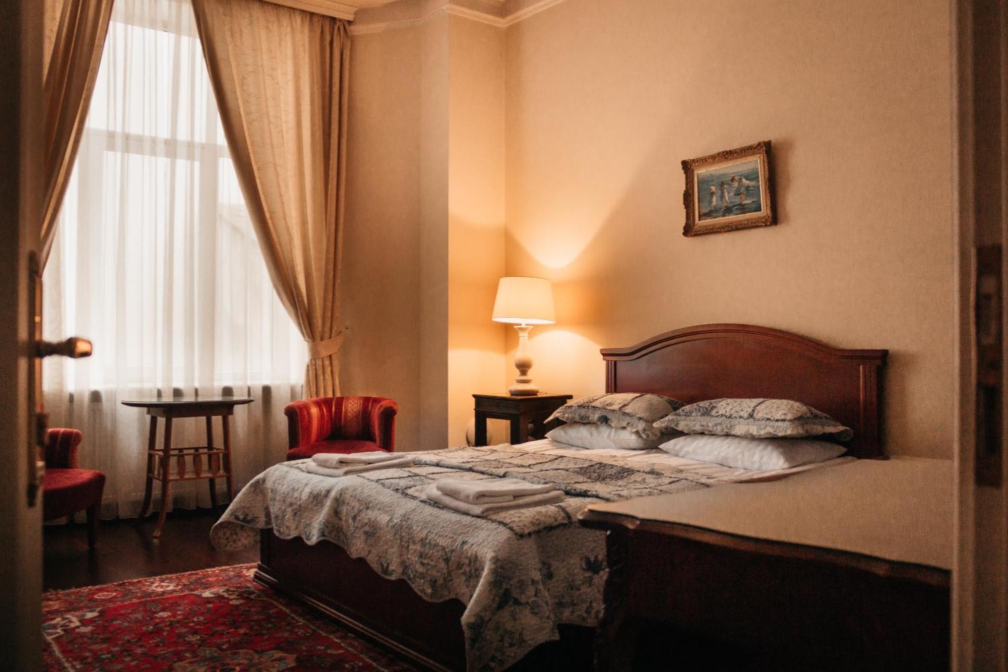 British Club Lviv Hotel ภายนอก รูปภาพ