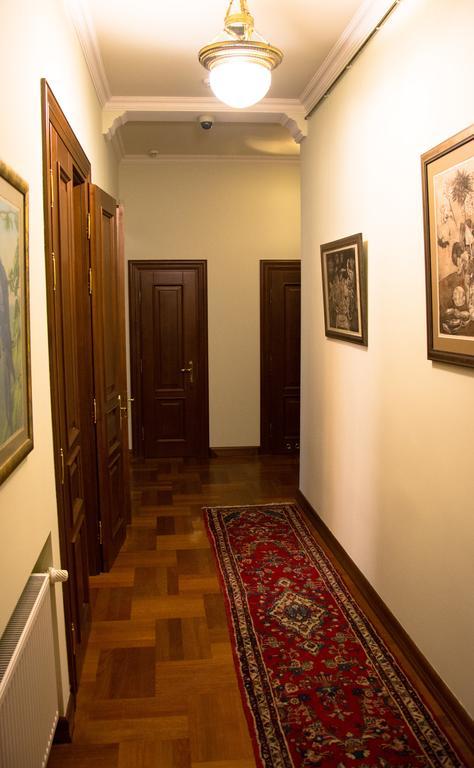 British Club Lviv Hotel ภายนอก รูปภาพ