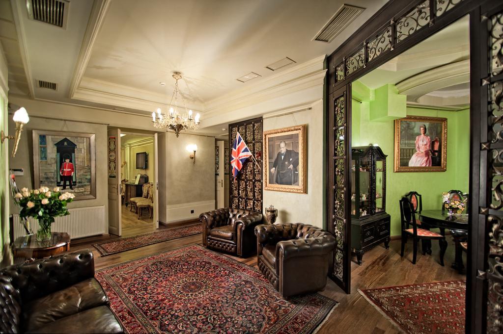 British Club Lviv Hotel ภายนอก รูปภาพ