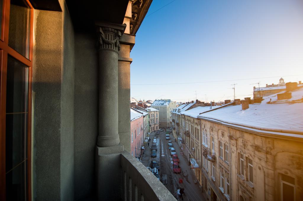 British Club Lviv Hotel ภายนอก รูปภาพ