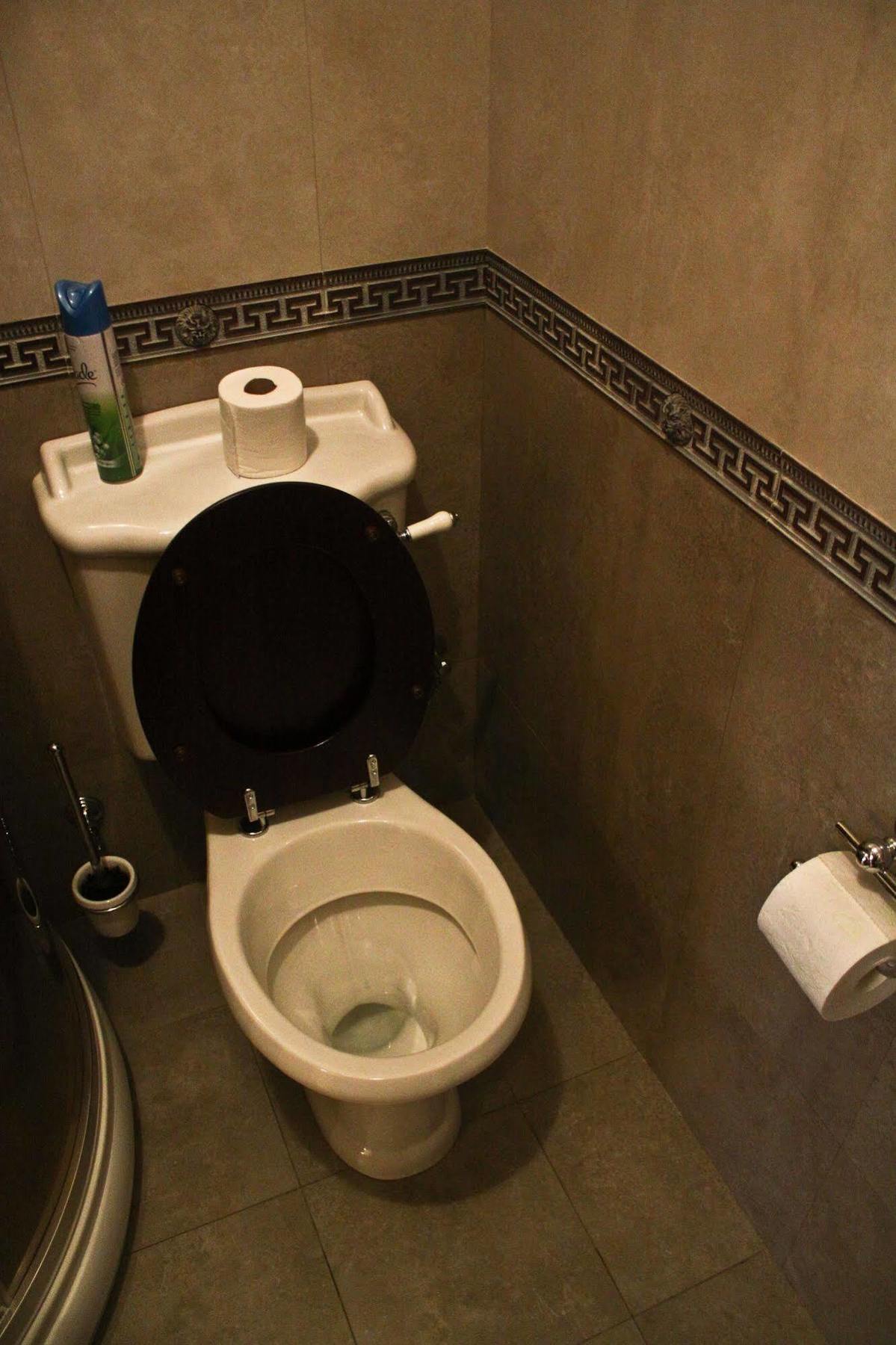 British Club Lviv Hotel ภายนอก รูปภาพ
