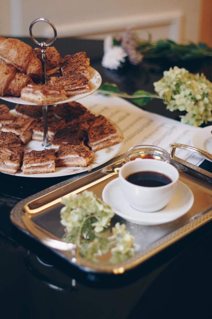 British Club Lviv Hotel ภายนอก รูปภาพ